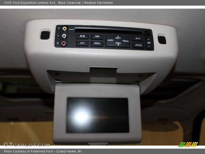 Black Clearcoat / Medium Parchment 2005 Ford Expedition Limited 4x4