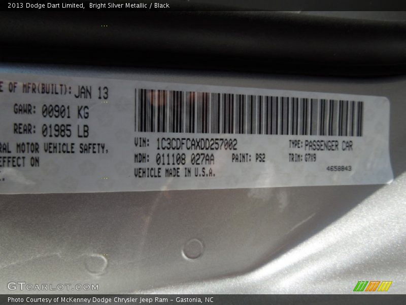 Bright Silver Metallic / Black 2013 Dodge Dart Limited