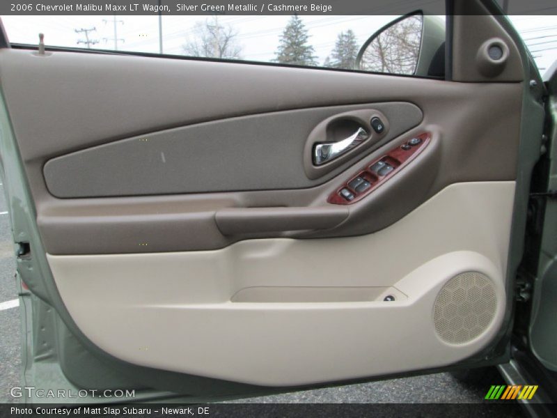 Door Panel of 2006 Malibu Maxx LT Wagon