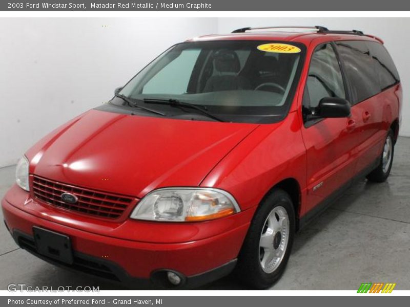 Front 3/4 View of 2003 Windstar Sport