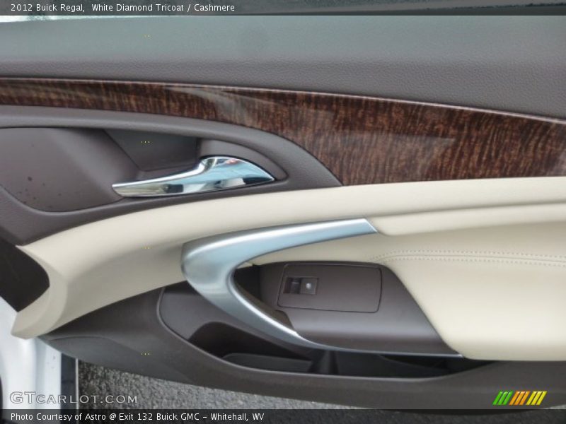 White Diamond Tricoat / Cashmere 2012 Buick Regal