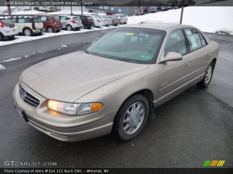 Front 3/4 View of 1998 Regal LS