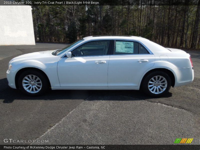 Ivory Tri-Coat Pearl / Black/Light Frost Beige 2013 Chrysler 300
