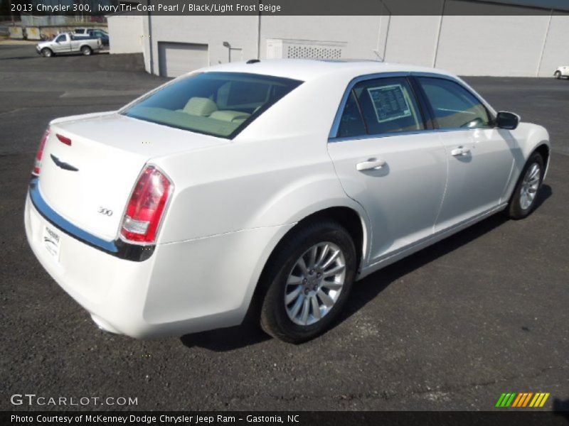 Ivory Tri-Coat Pearl / Black/Light Frost Beige 2013 Chrysler 300