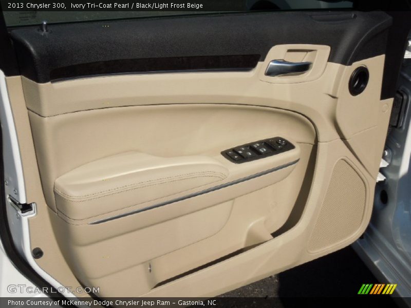 Ivory Tri-Coat Pearl / Black/Light Frost Beige 2013 Chrysler 300