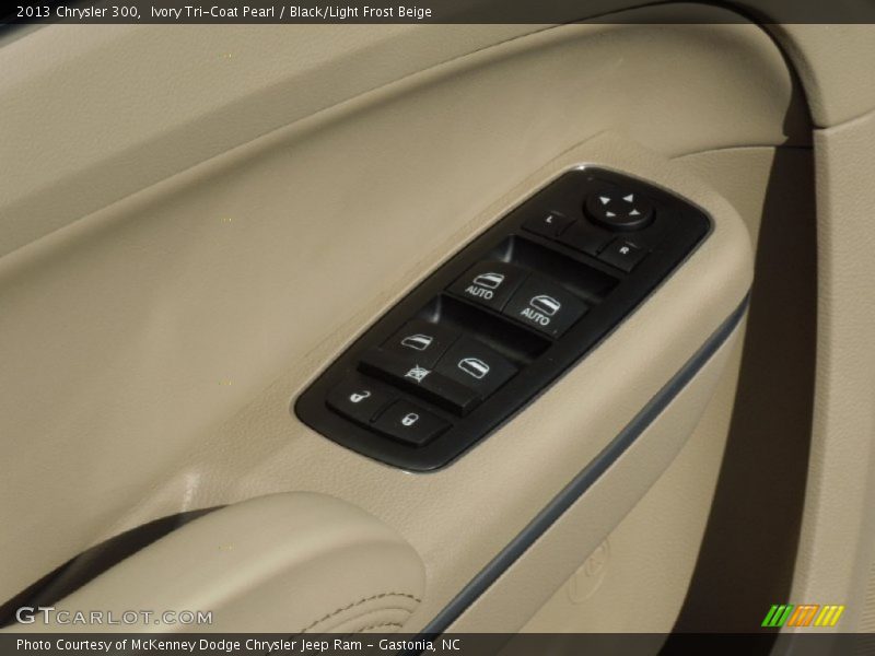 Ivory Tri-Coat Pearl / Black/Light Frost Beige 2013 Chrysler 300