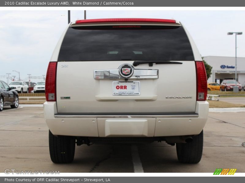 White Diamond / Cashmere/Cocoa 2010 Cadillac Escalade Luxury AWD