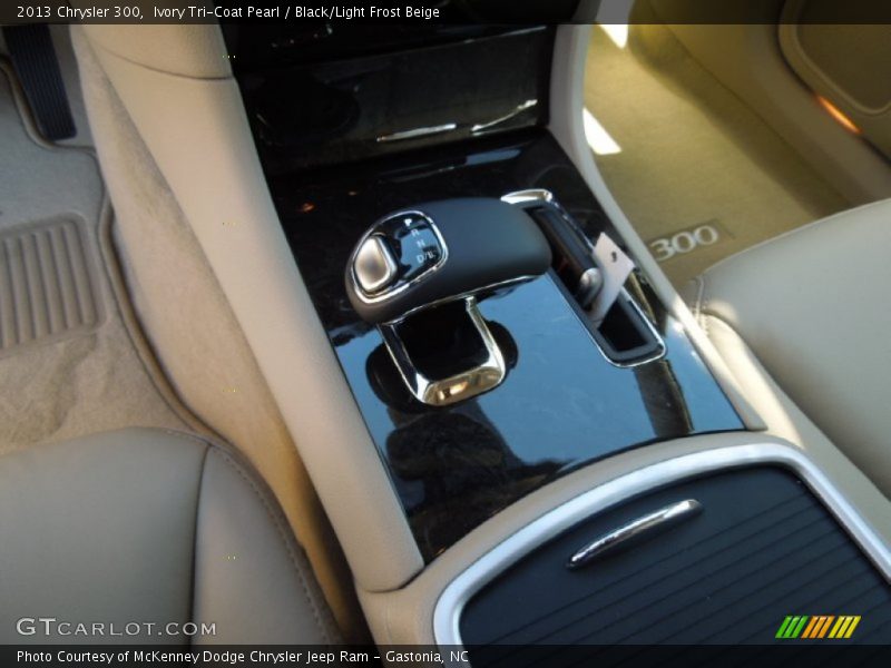 Ivory Tri-Coat Pearl / Black/Light Frost Beige 2013 Chrysler 300