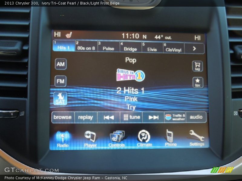 Ivory Tri-Coat Pearl / Black/Light Frost Beige 2013 Chrysler 300