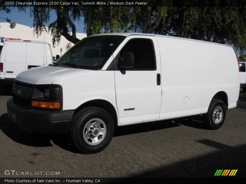 Summit White / Medium Dark Pewter 2005 Chevrolet Express 2500 Cargo Van