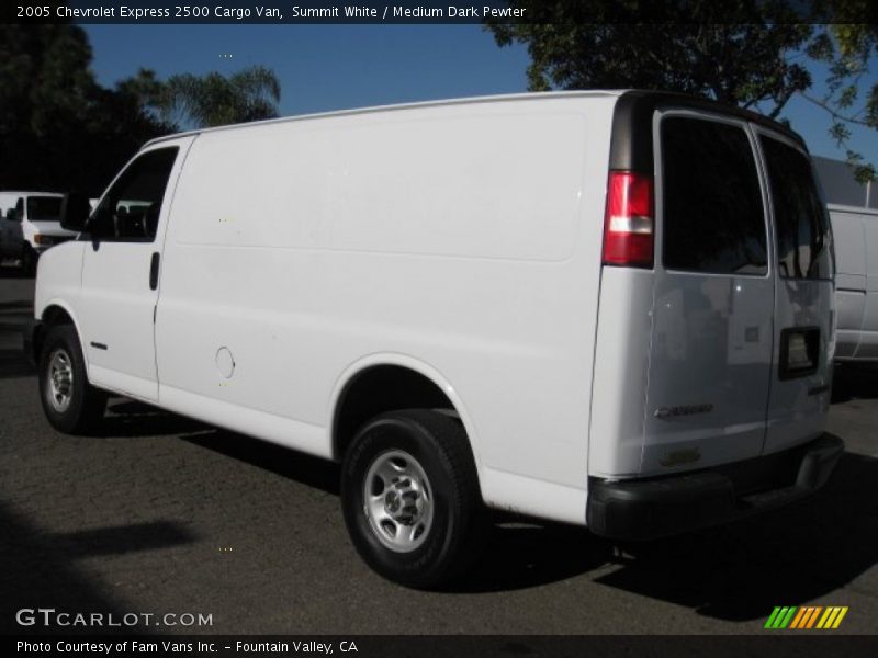 Summit White / Medium Dark Pewter 2005 Chevrolet Express 2500 Cargo Van