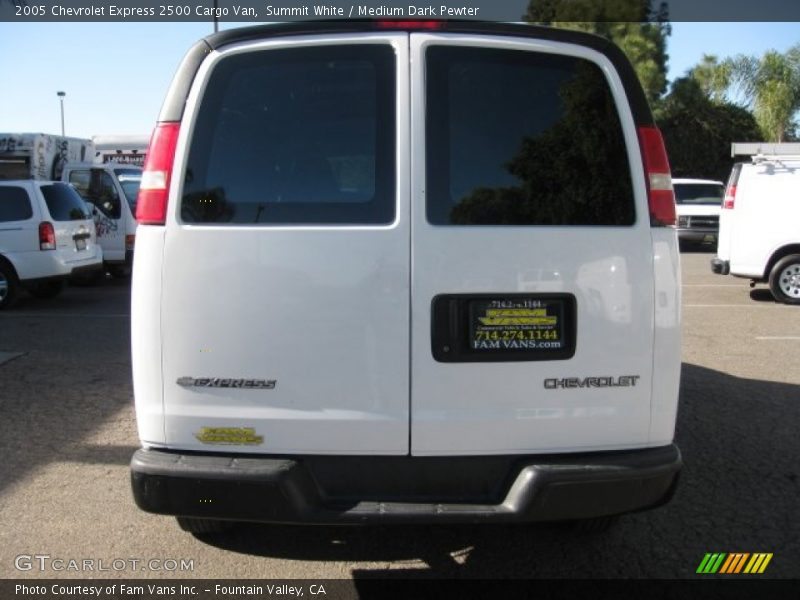 Summit White / Medium Dark Pewter 2005 Chevrolet Express 2500 Cargo Van