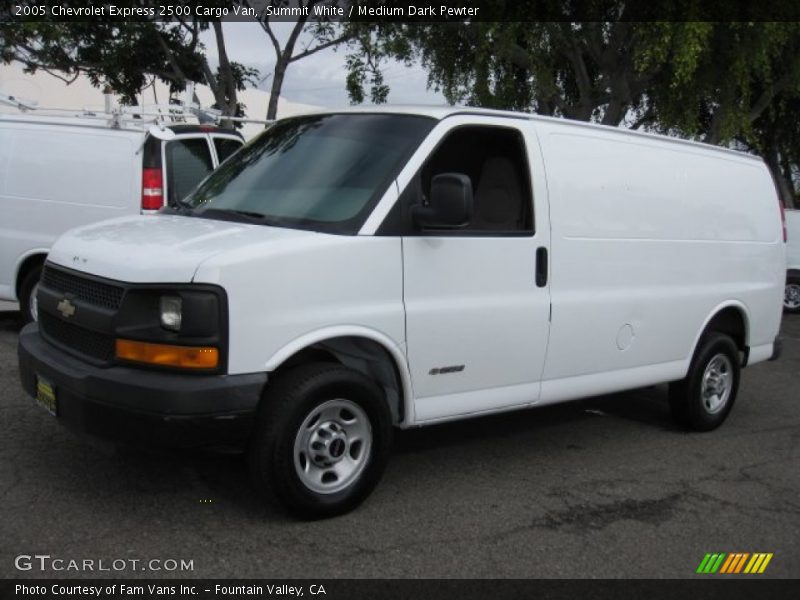 Summit White / Medium Dark Pewter 2005 Chevrolet Express 2500 Cargo Van