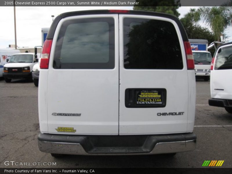 Summit White / Medium Dark Pewter 2005 Chevrolet Express 2500 Cargo Van