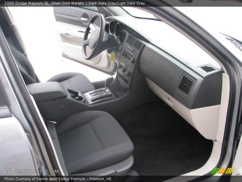 Silver Steel Metallic / Dark Slate Gray/Light Slate Gray 2006 Dodge Magnum SE