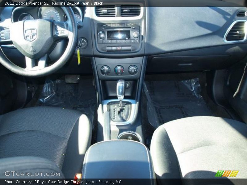 Redline 2-Coat Pearl / Black 2012 Dodge Avenger SE