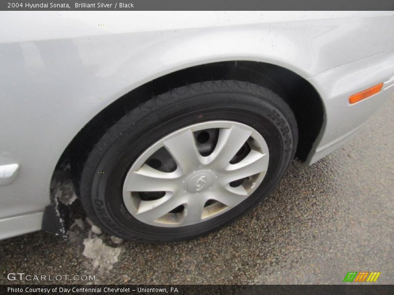 Brilliant Silver / Black 2004 Hyundai Sonata