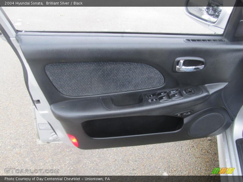 Brilliant Silver / Black 2004 Hyundai Sonata