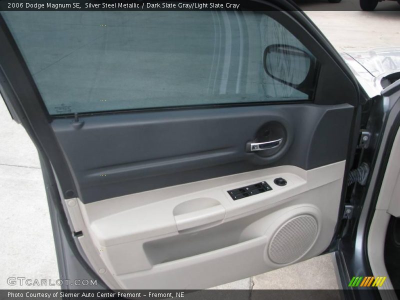 Silver Steel Metallic / Dark Slate Gray/Light Slate Gray 2006 Dodge Magnum SE