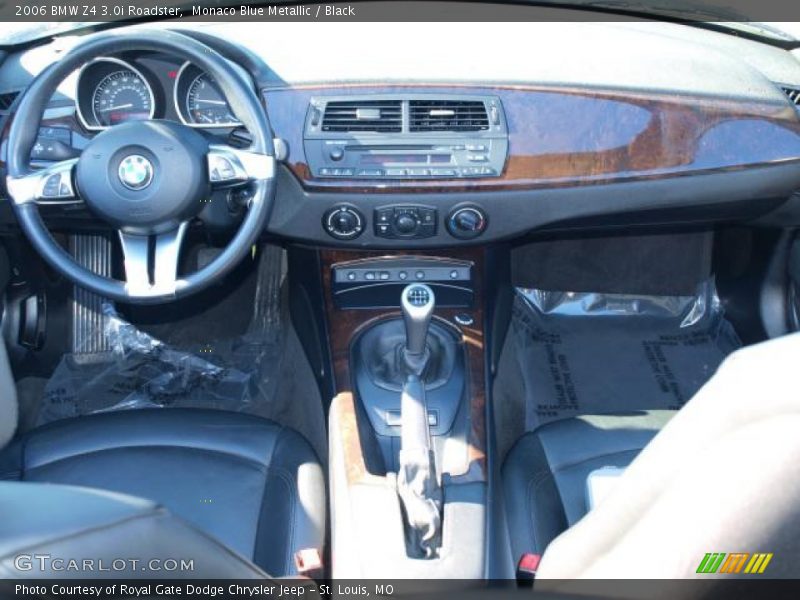 Dashboard of 2006 Z4 3.0i Roadster