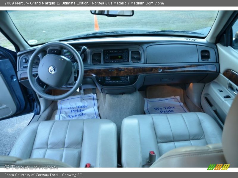 Dashboard of 2009 Grand Marquis LS Ultimate Edition