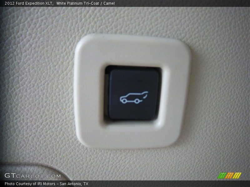 White Platinum Tri-Coat / Camel 2012 Ford Expedition XLT