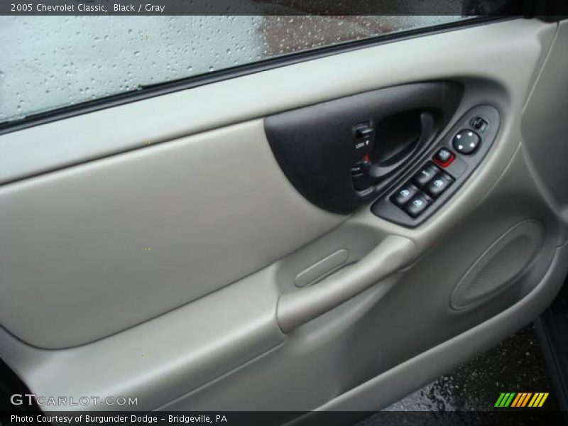 Black / Gray 2005 Chevrolet Classic