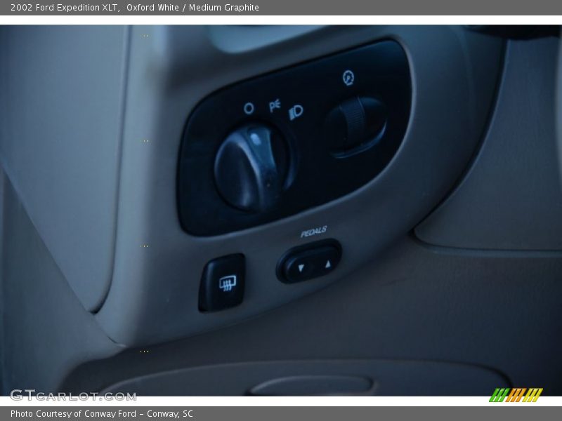 Oxford White / Medium Graphite 2002 Ford Expedition XLT