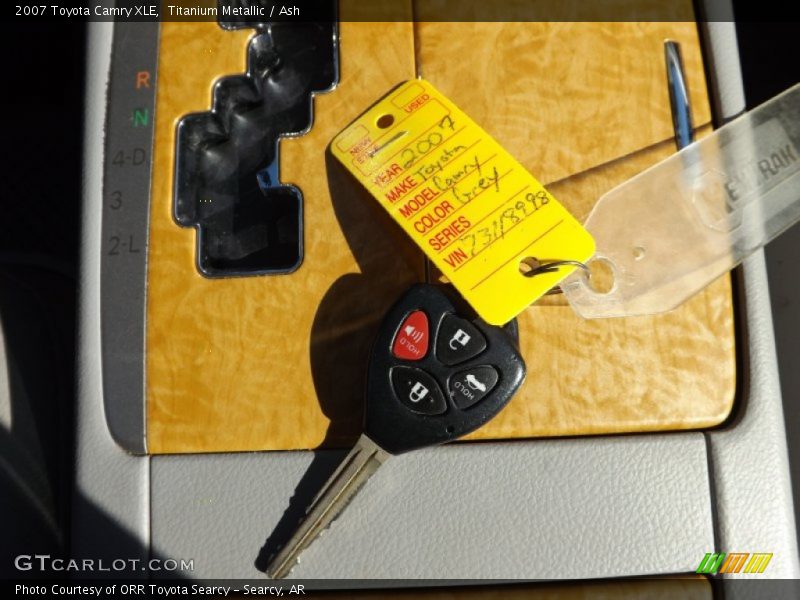 Titanium Metallic / Ash 2007 Toyota Camry XLE