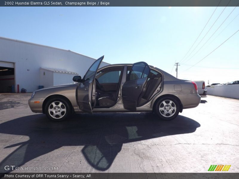 Champagne Beige / Beige 2002 Hyundai Elantra GLS Sedan
