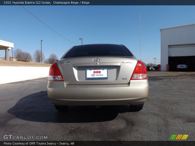 Champagne Beige / Beige 2002 Hyundai Elantra GLS Sedan