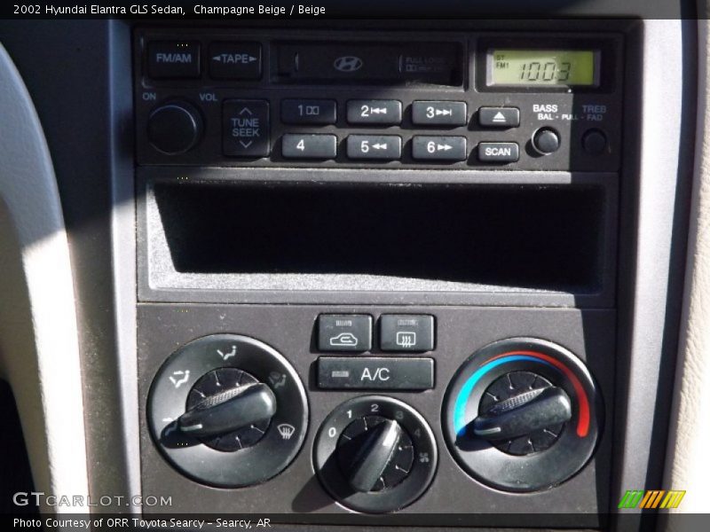 Champagne Beige / Beige 2002 Hyundai Elantra GLS Sedan