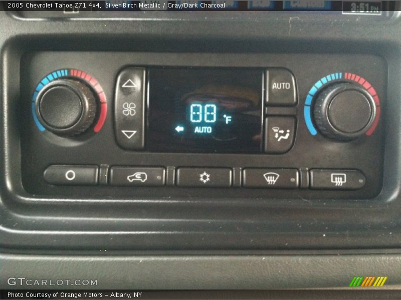 Silver Birch Metallic / Gray/Dark Charcoal 2005 Chevrolet Tahoe Z71 4x4