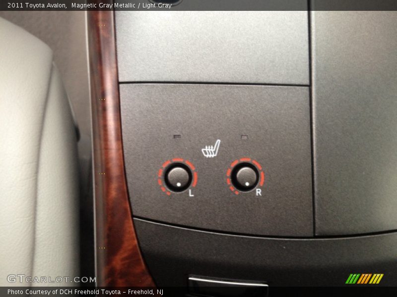 Magnetic Gray Metallic / Light Gray 2011 Toyota Avalon