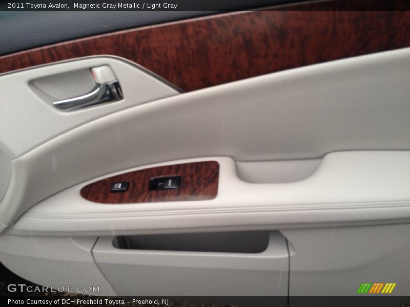Magnetic Gray Metallic / Light Gray 2011 Toyota Avalon