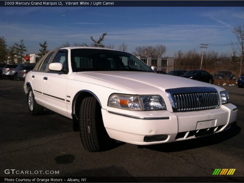 Vibrant White / Light Camel 2009 Mercury Grand Marquis LS