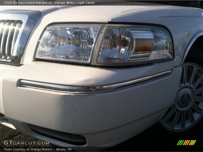 Vibrant White / Light Camel 2009 Mercury Grand Marquis LS