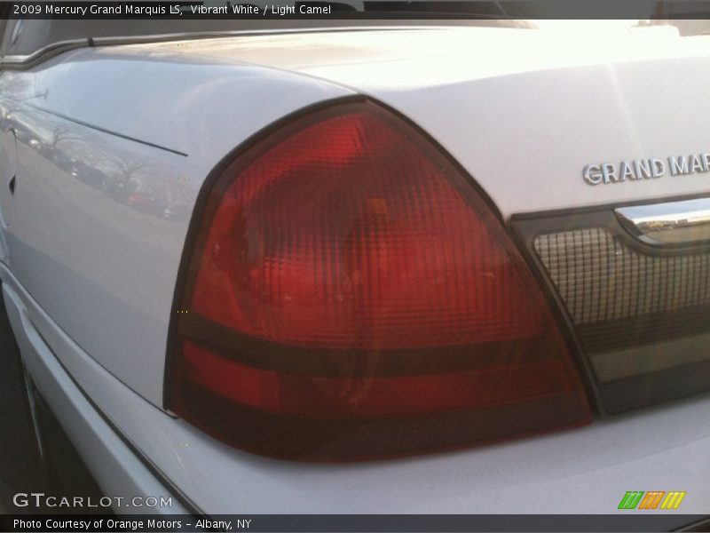 Vibrant White / Light Camel 2009 Mercury Grand Marquis LS