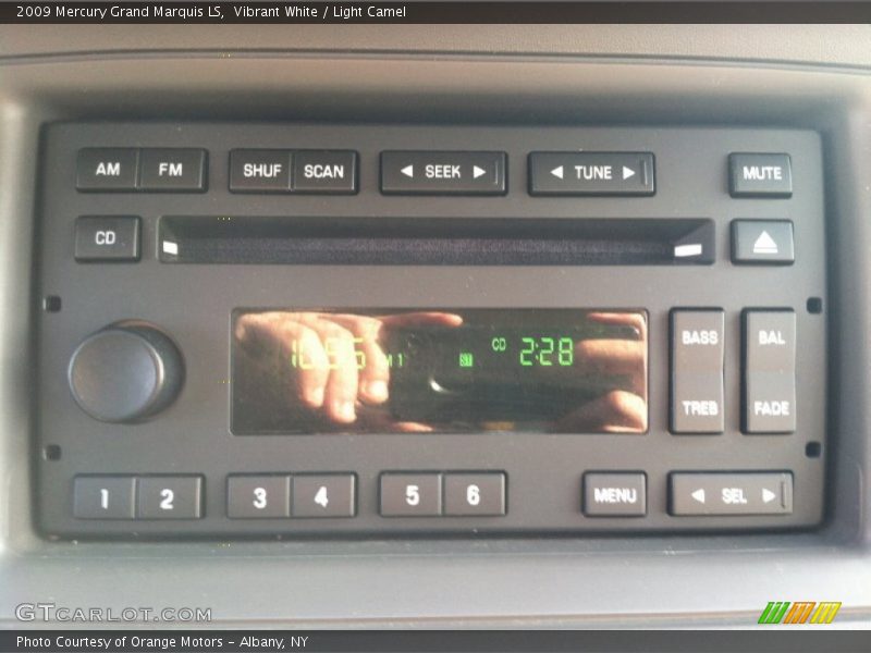 Vibrant White / Light Camel 2009 Mercury Grand Marquis LS