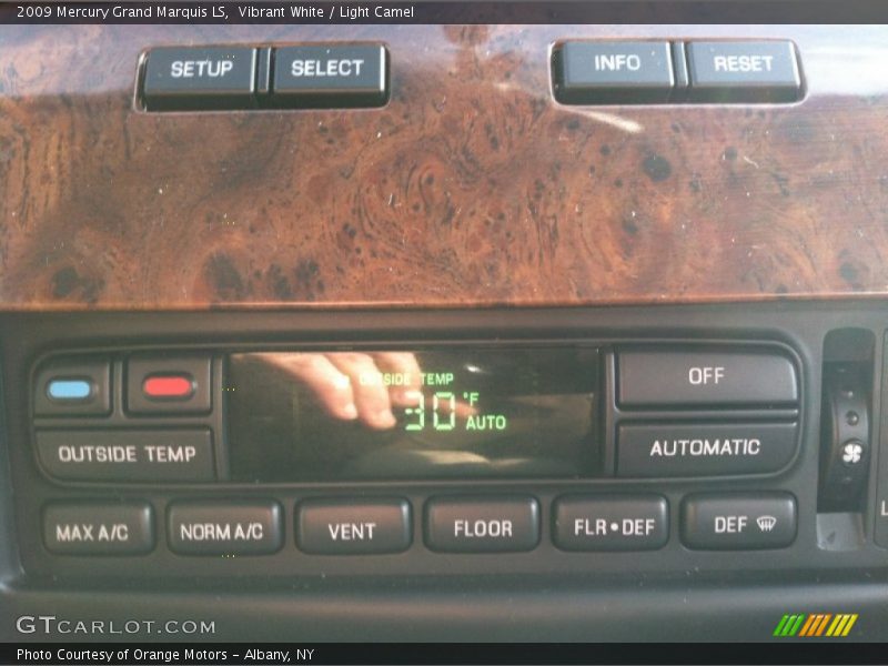 Vibrant White / Light Camel 2009 Mercury Grand Marquis LS