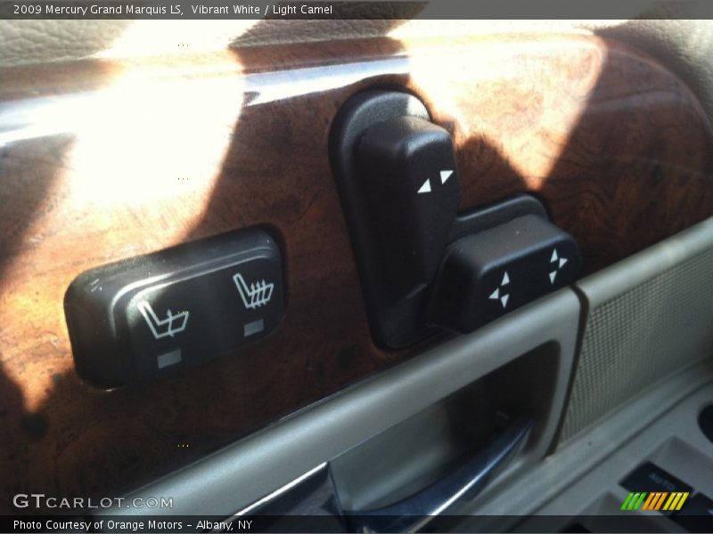 Vibrant White / Light Camel 2009 Mercury Grand Marquis LS