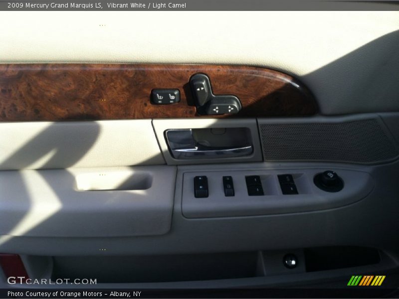 Vibrant White / Light Camel 2009 Mercury Grand Marquis LS