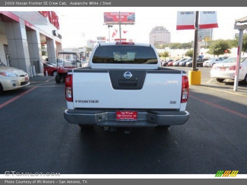 Avalanche White / Steel 2009 Nissan Frontier SE Crew Cab