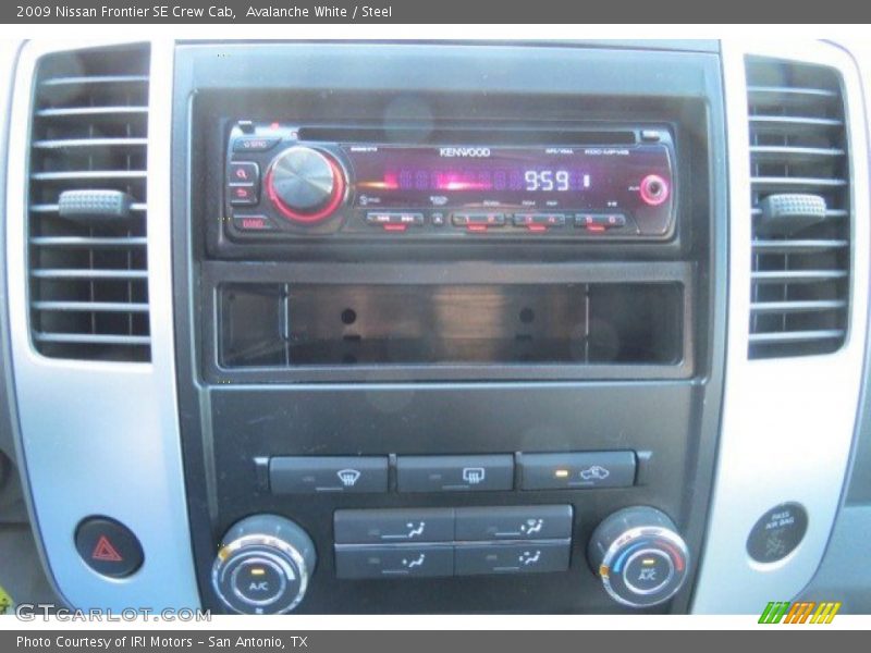 Avalanche White / Steel 2009 Nissan Frontier SE Crew Cab