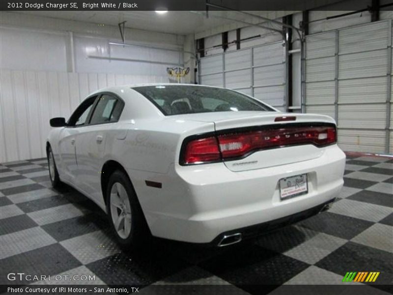 Bright White / Black 2012 Dodge Charger SE