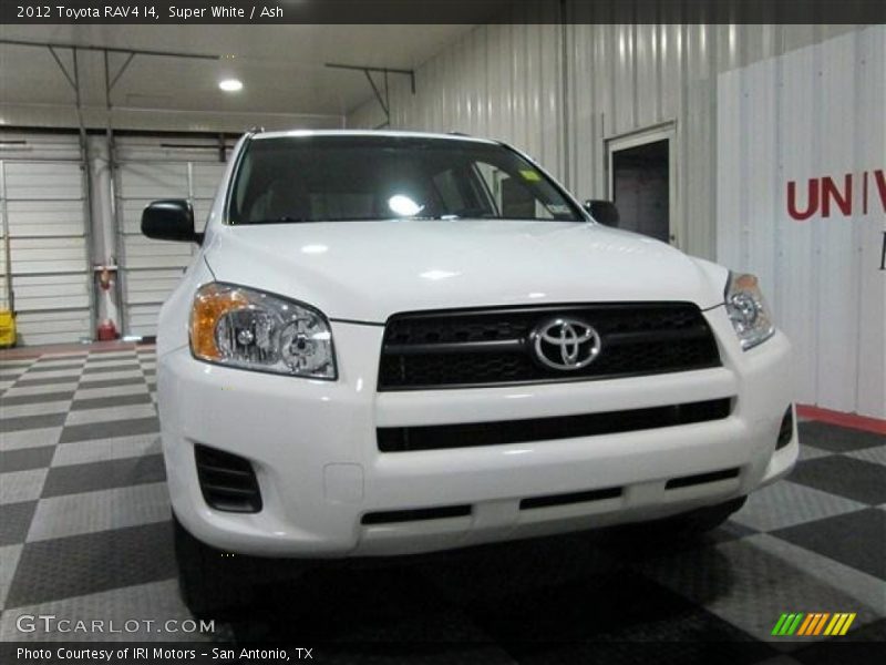 Super White / Ash 2012 Toyota RAV4 I4