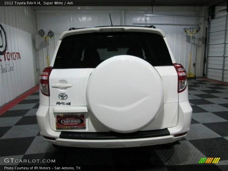 Super White / Ash 2012 Toyota RAV4 I4