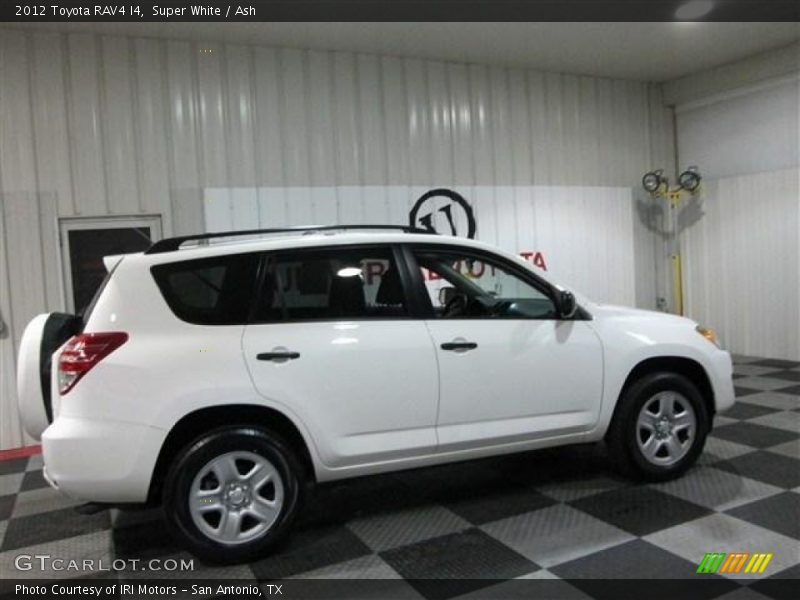 Super White / Ash 2012 Toyota RAV4 I4