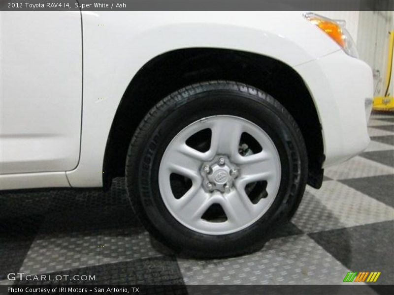 Super White / Ash 2012 Toyota RAV4 I4