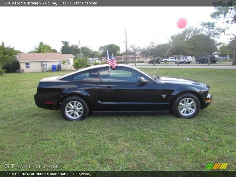 Black / Dark Charcoal 2009 Ford Mustang V6 Coupe